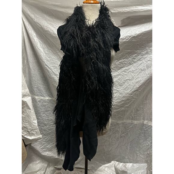 Black Furry Shawl, Half Fuzzy, Half Normal. about 100 inches, or 8 1/4 Feet Long - Picture 5 of 6